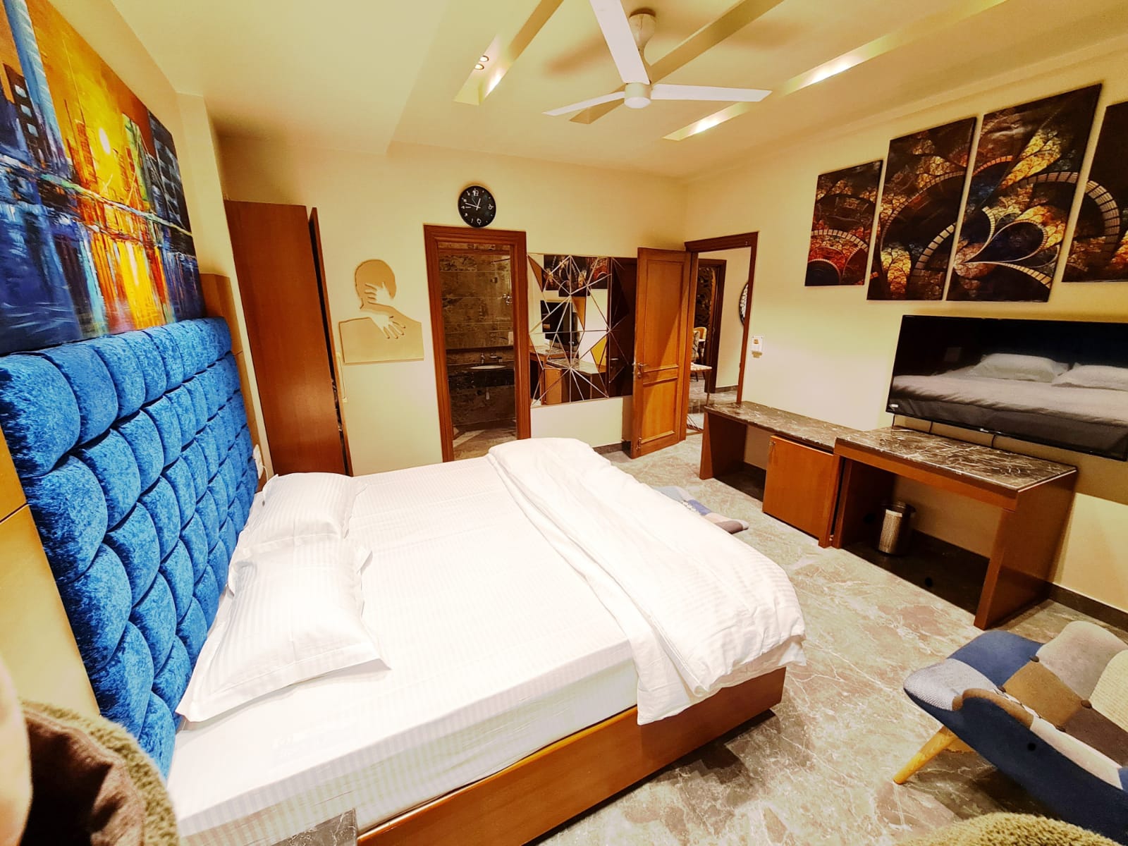 Service Apartments Near Max Hospital in New Delhi, India